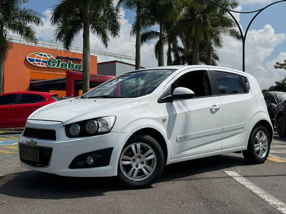 CHEVROLET SONIC 1.6 LT 16V FLEX 4P MANUAL CHEVROLET SONIC 1.6 LT 16V FLEX 4P MANUAL